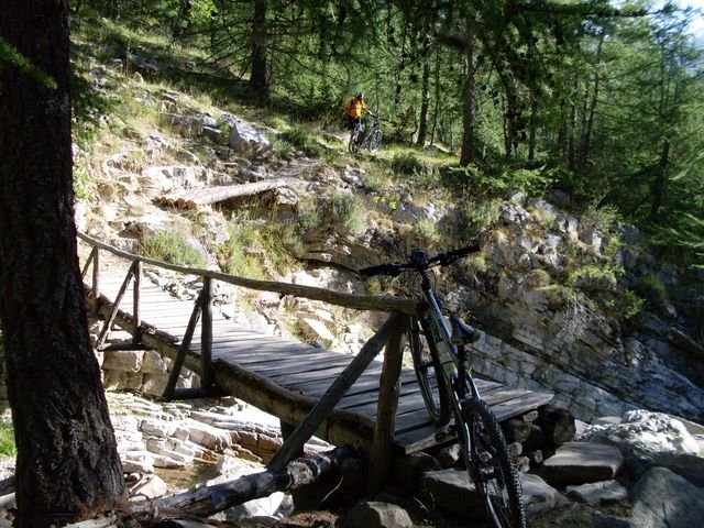 cabanes_du_puy_11.jpg