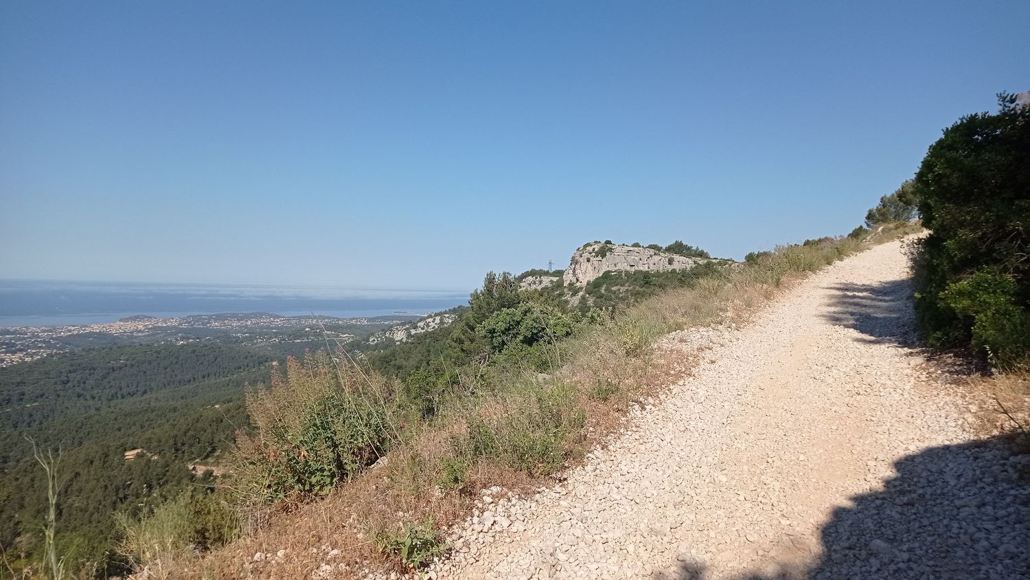 chateauvallon_brousan_juin_2022_004.jpg